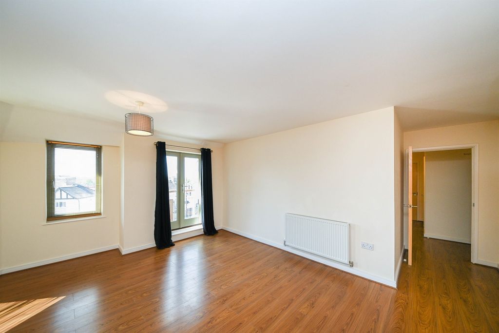 Property photo 3 of 14