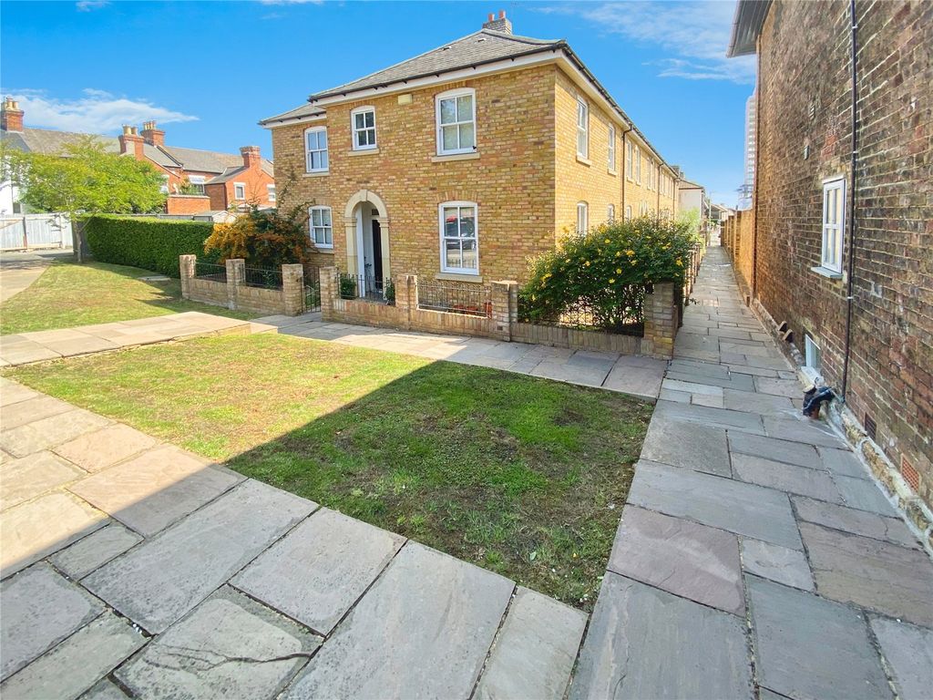 Property photo 2 of 17 Picture No. 12