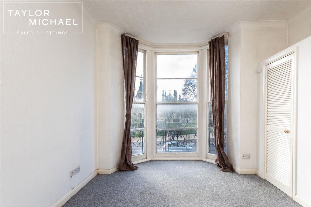 Property photo 2 of 16 Living Room