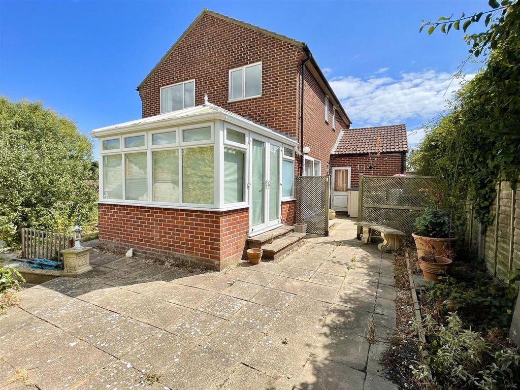 Property photo 3 of 27