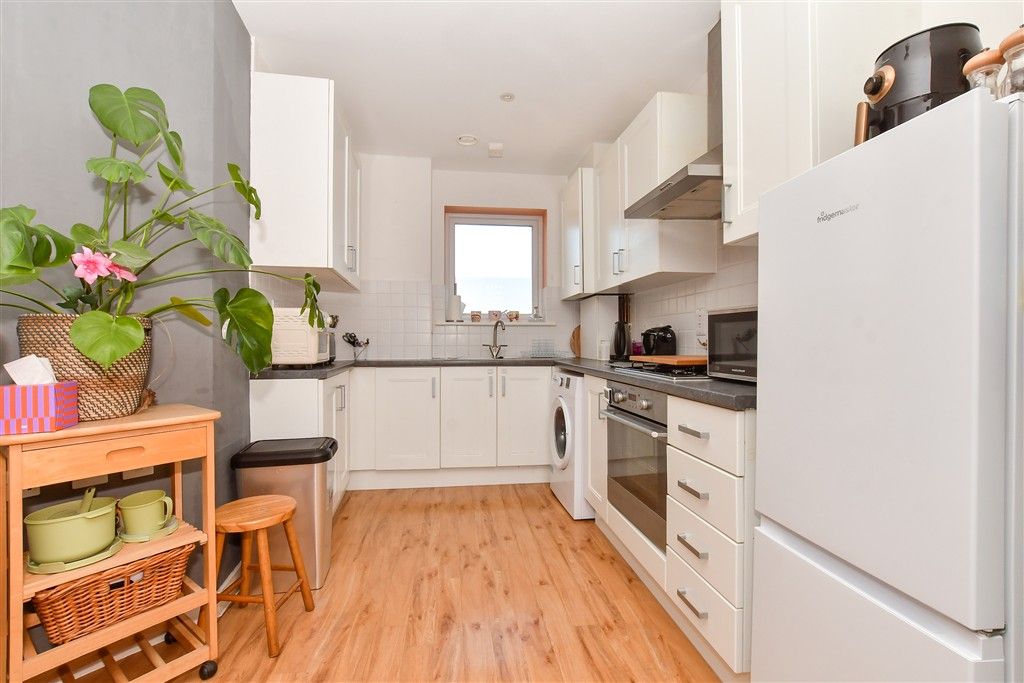 Property photo 2 of 11 Kitchen
