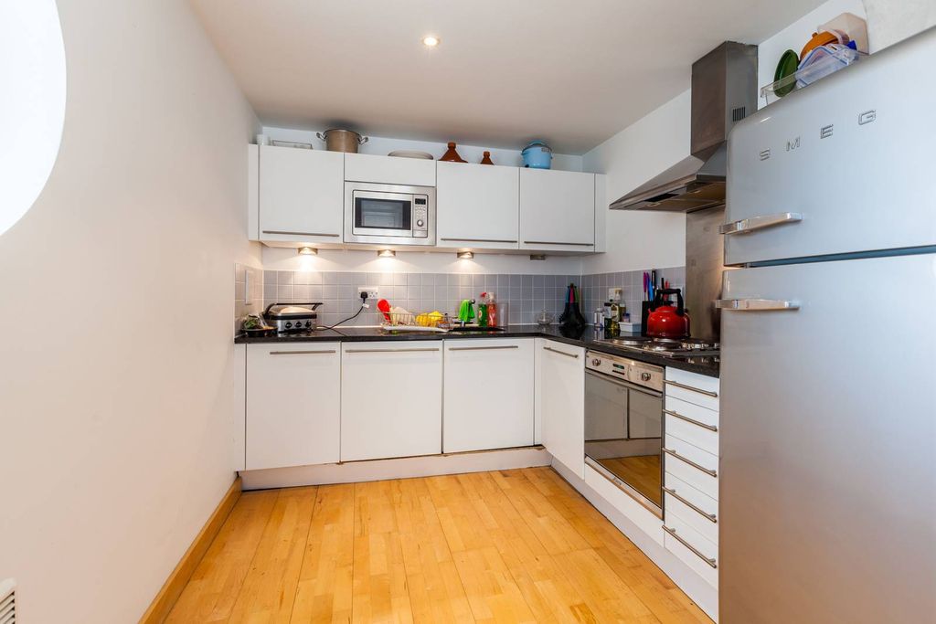 Property photo 3 of 11