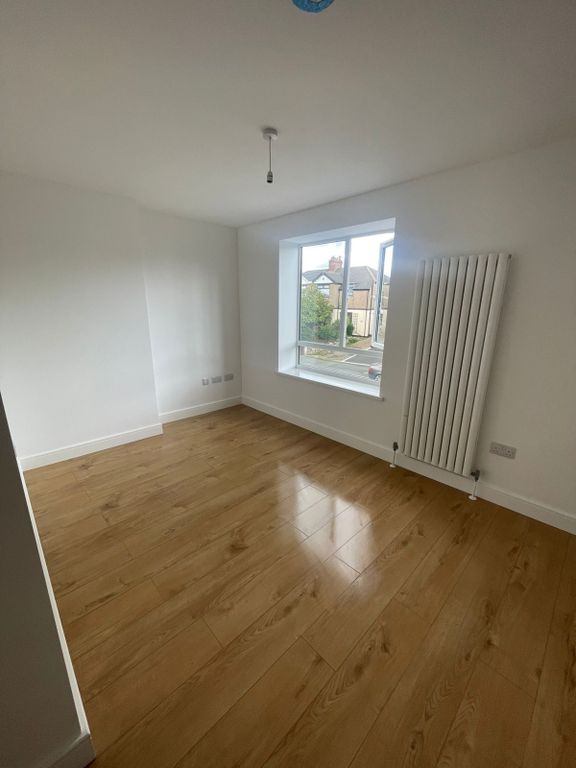 Property photo 1 of 5 587A High Lane