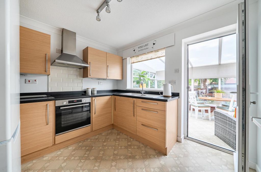 Property photo 3 of 17 1513595-13-6A8Eebc0Cb0B6.Jpg