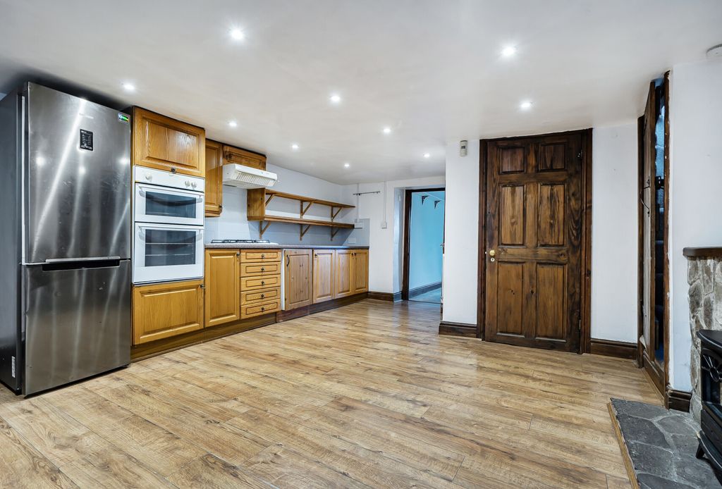 Property photo 2 of 19 1425364-15-69B04E...