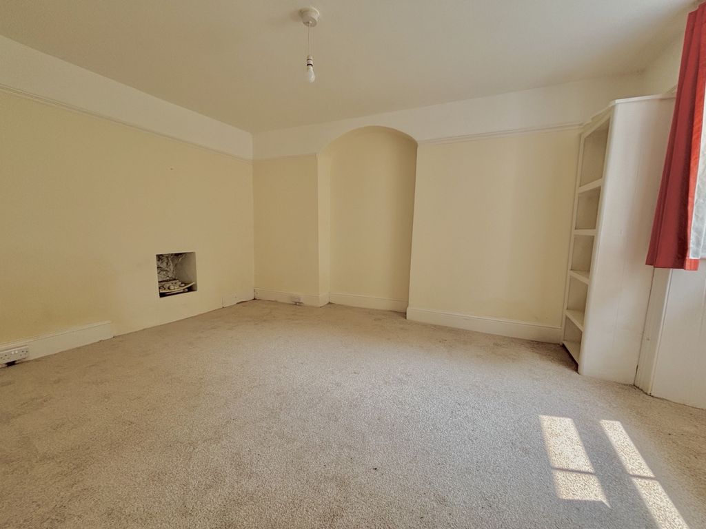 Property photo 3 of 9 Gallery