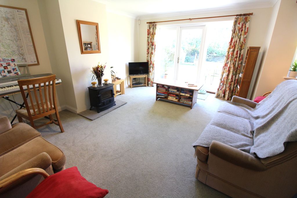 Property photo 2 of 20