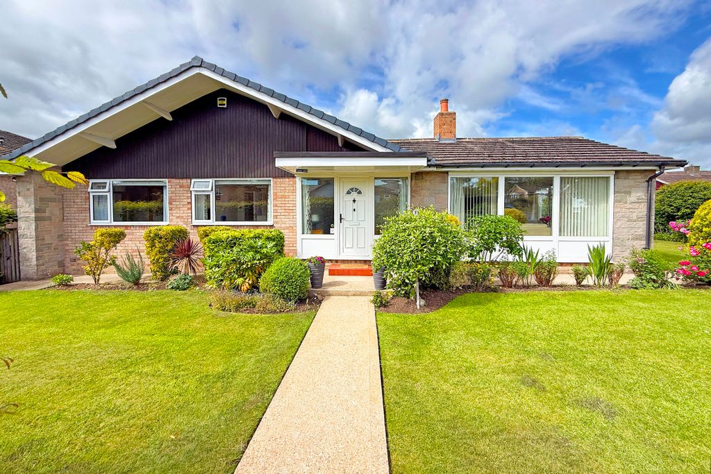 Property photo 2 of 23