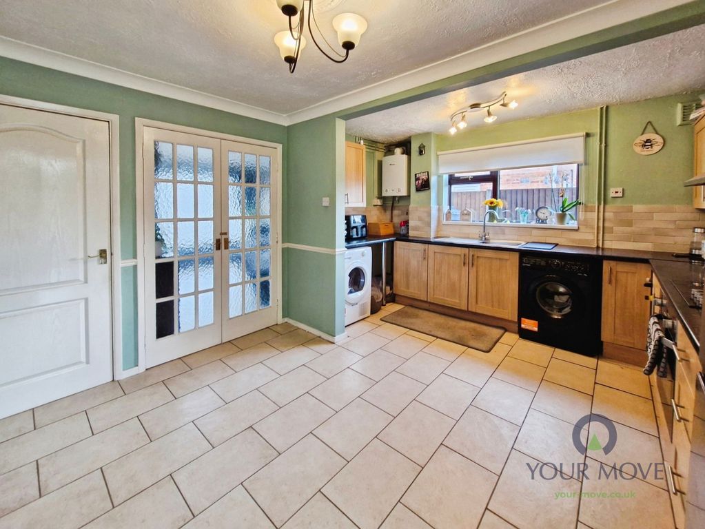 Property photo 3 of 18 Kitchen/Diner