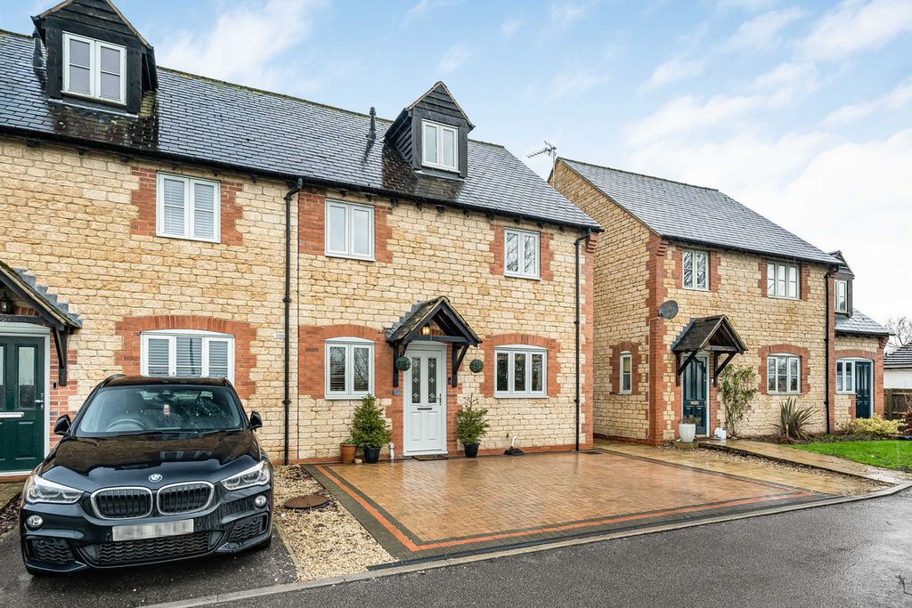 Property photo 1 of 28