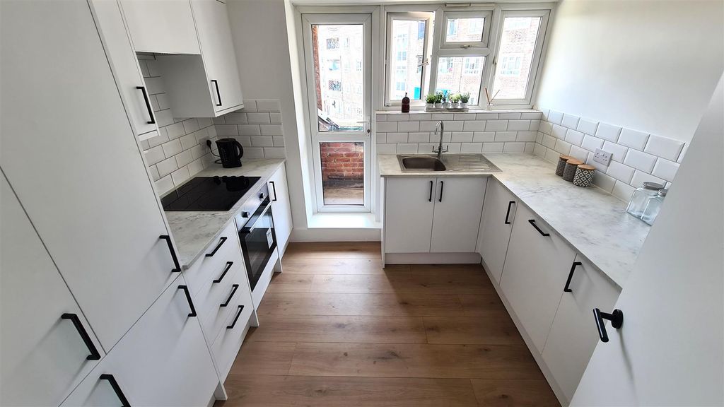 Property photo 3 of 34 Kitchen