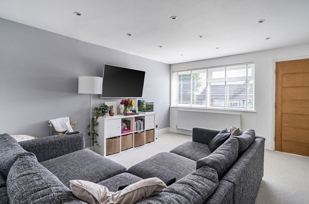 Property photo 2 of 9 1345985-16-68c40B...