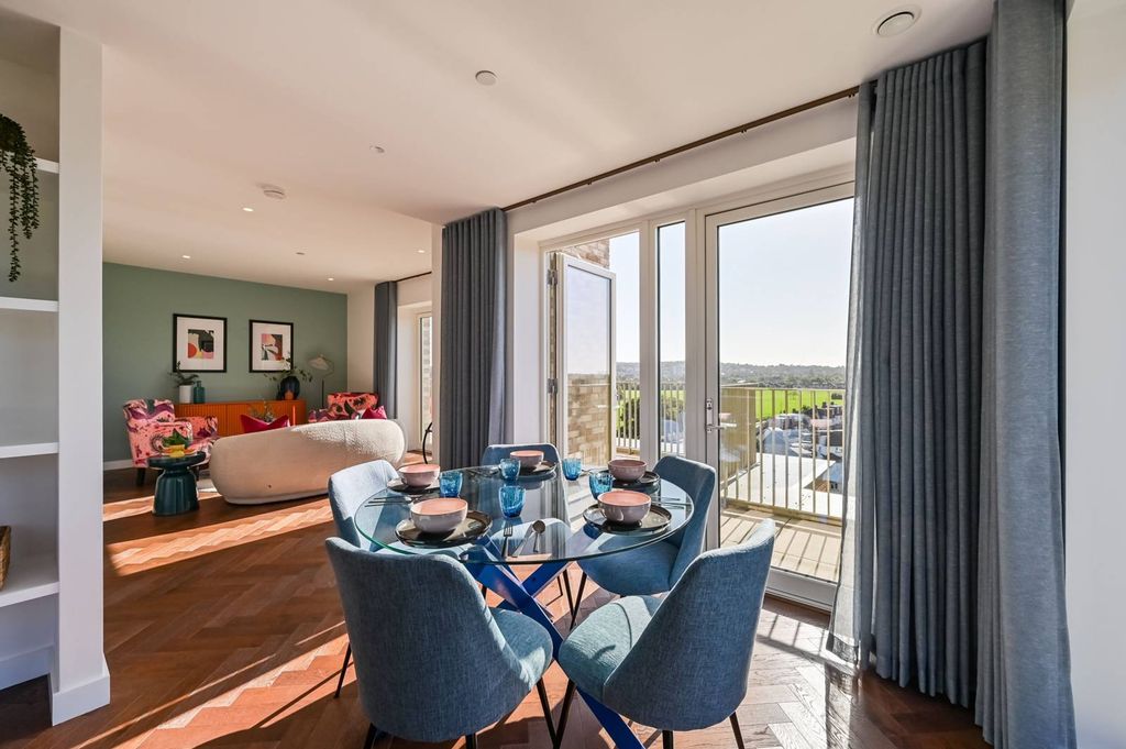 Property photo 1 of 21