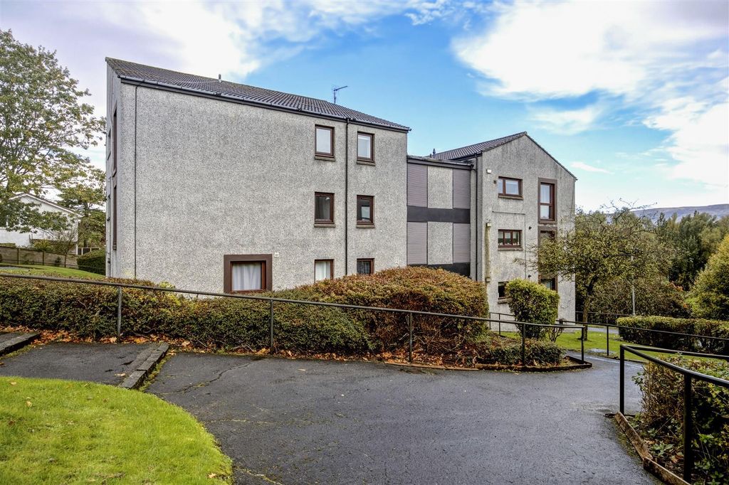 Property photo 1 of 16 01-69_St_Columba_Drive_Kirkintilloch_001.Jpg