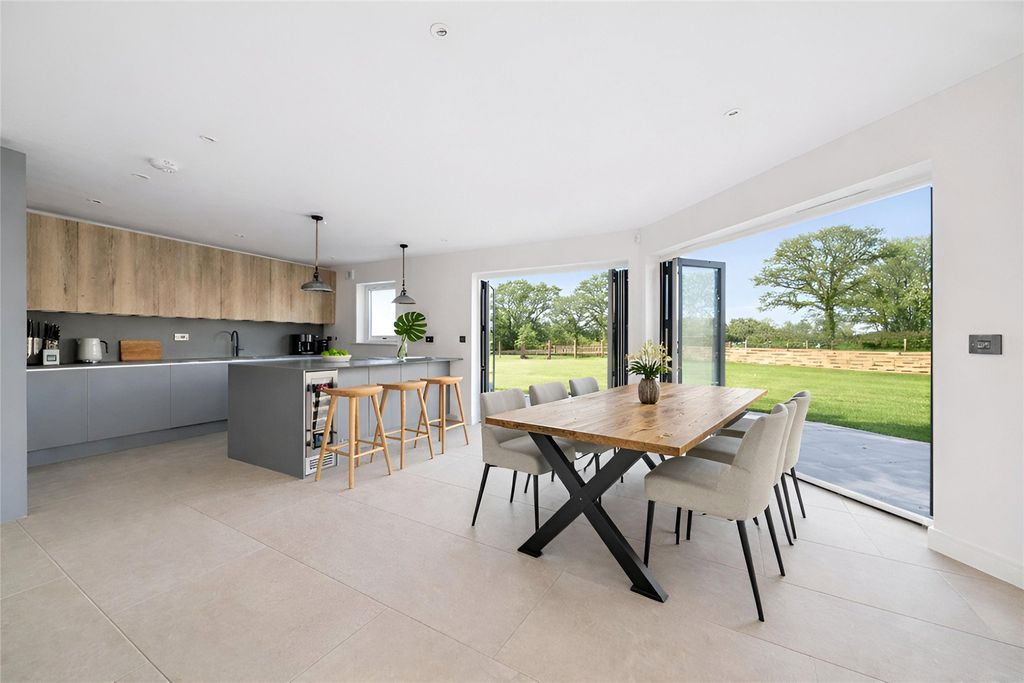 Property photo 3 of 12 Dining