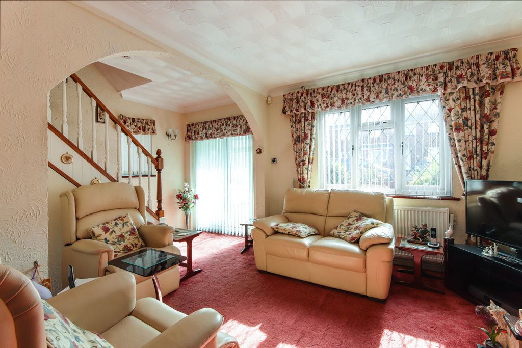 Property photo 3 of 13