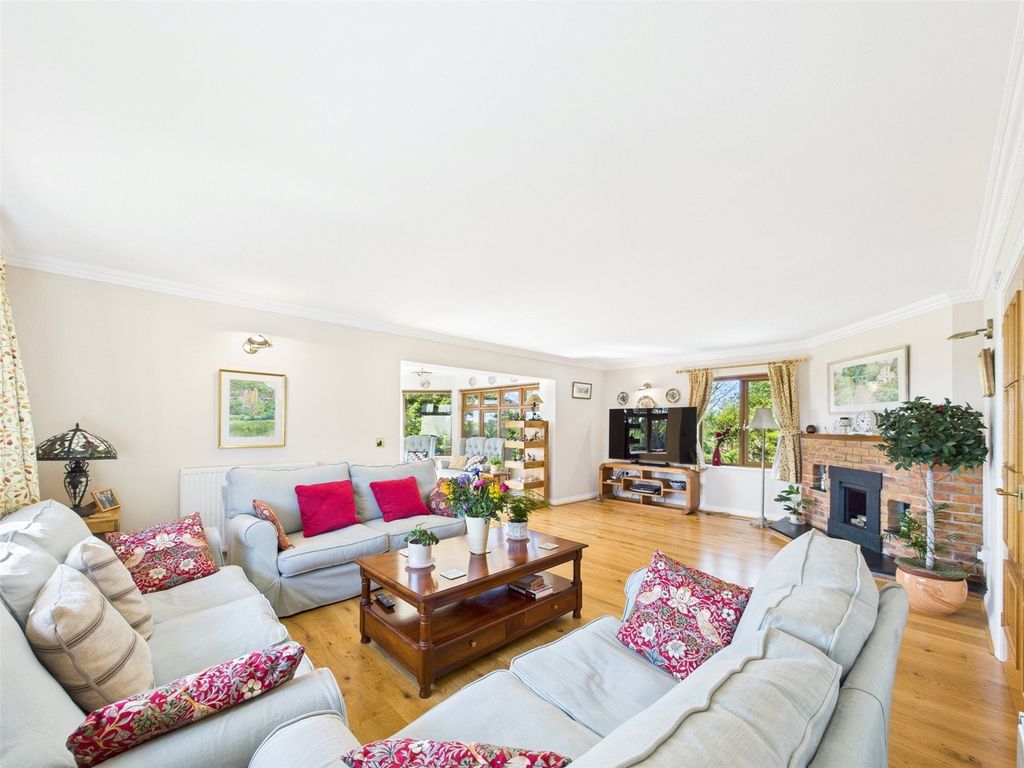 Property photo 3 of 33 Picture No. 54