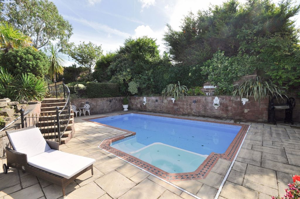 Property photo 2 of 43