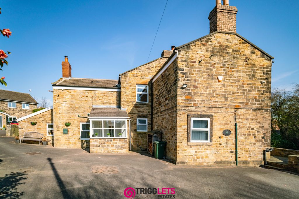 Property photo 1 of 42