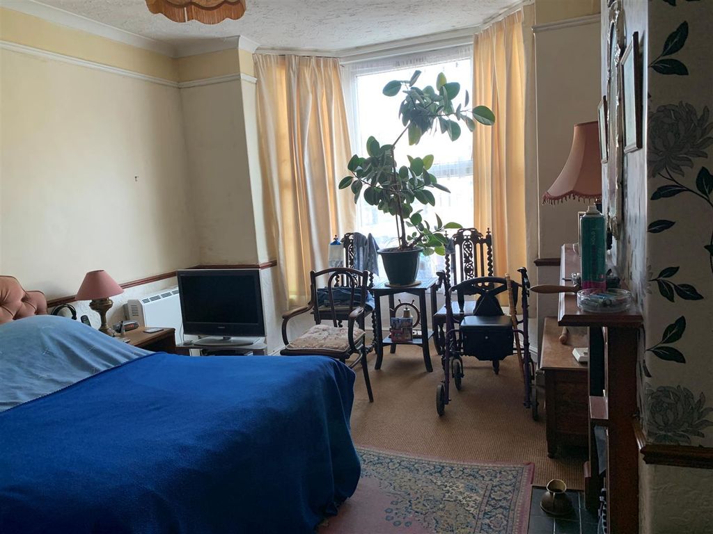 Property photo 3 of 4 Bed 1.Jpg