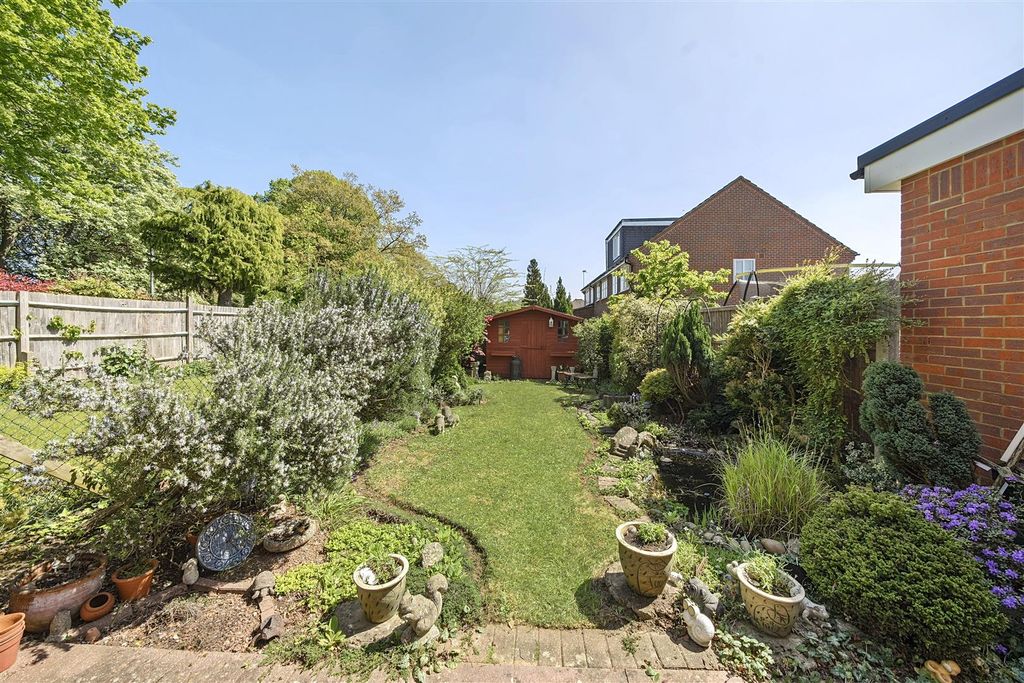 Property photo 2 of 10 Manor Way - Garden 1.Jpg