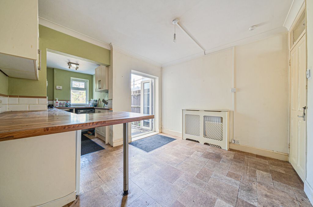 Property photo 3 of 21 1483882-6-6A424dc...