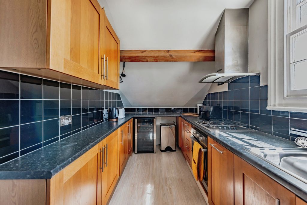 Additional image 11 of 2 bed flat for saleEastbourne Road, Godstone RH9