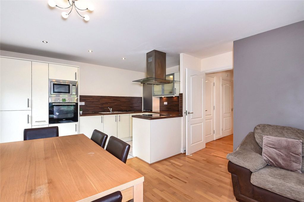 Property photo 3 of 8 Picture No. 04