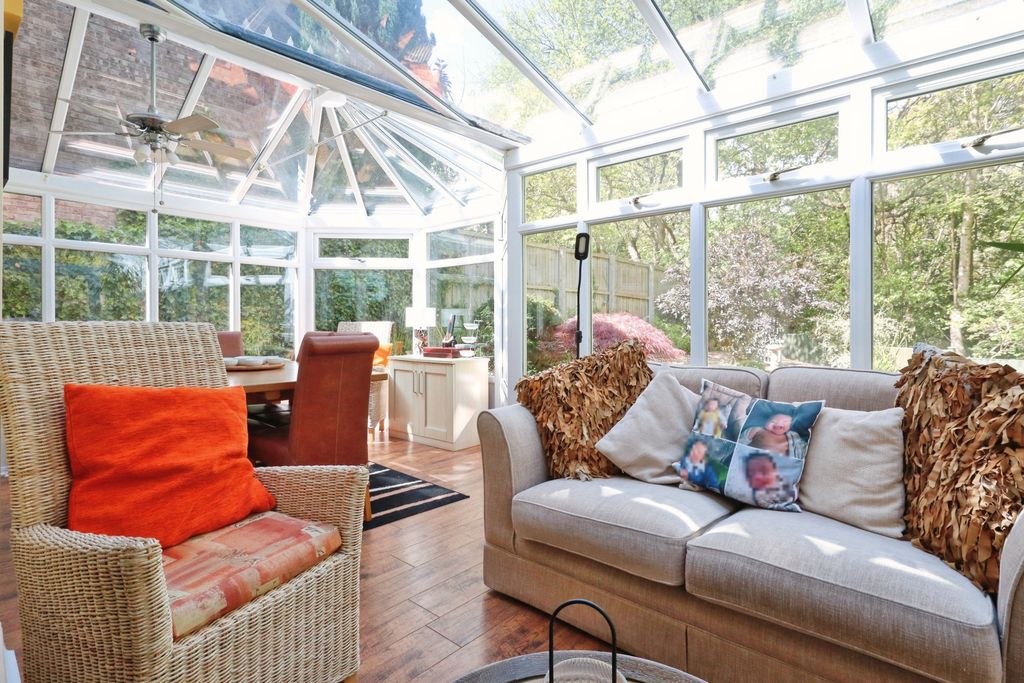 Property photo 3 of 24 Conservatory