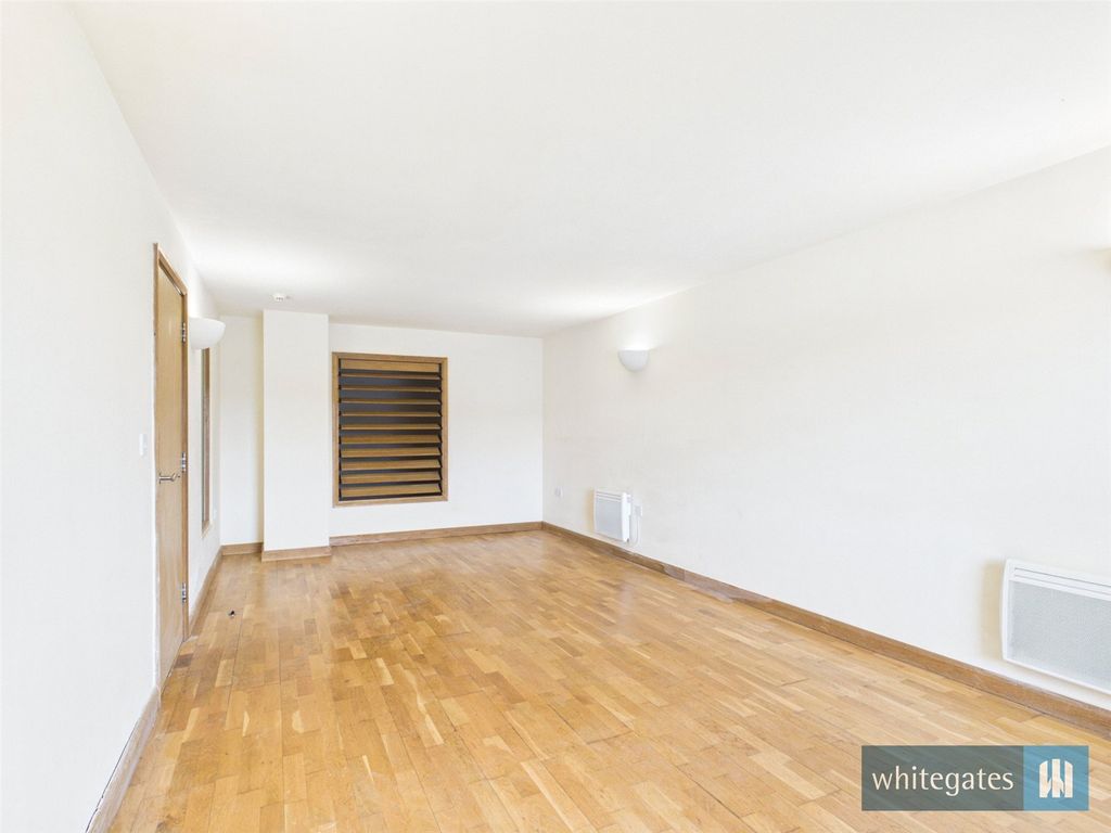 Property photo 3 of 8 Picture No. 19