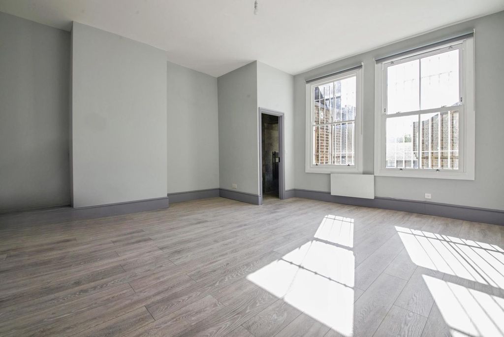 Property photo 1 of 15 Reception