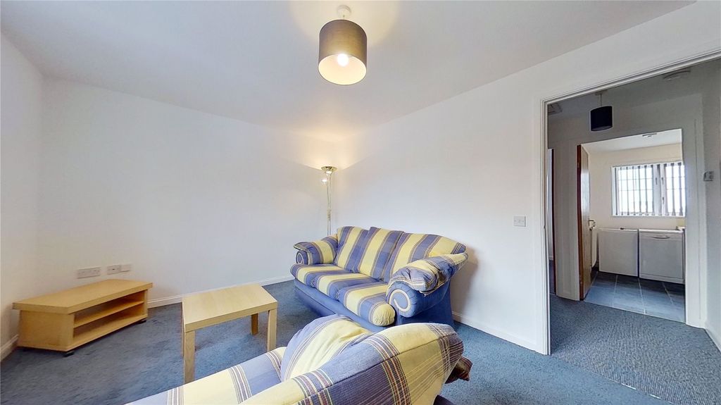 Property photo 3 of 11 Picture No. 28