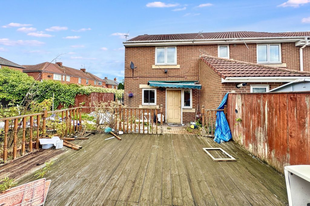 Property photo 2 of 3 23 Richmond Grove, North Shields, Tyne And Wear, Ne29 7Qz