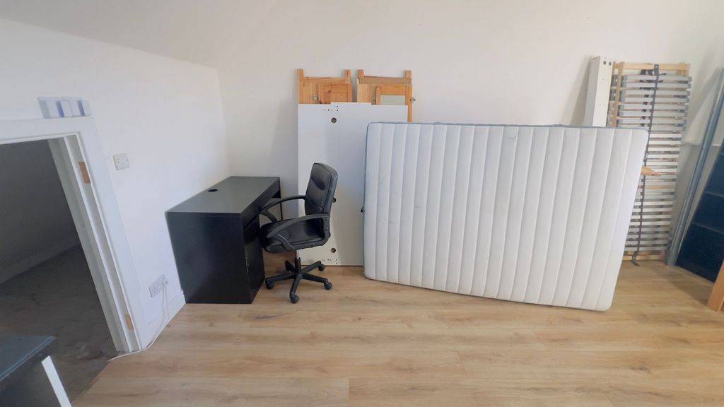 Property photo 2 of 5 Gallery