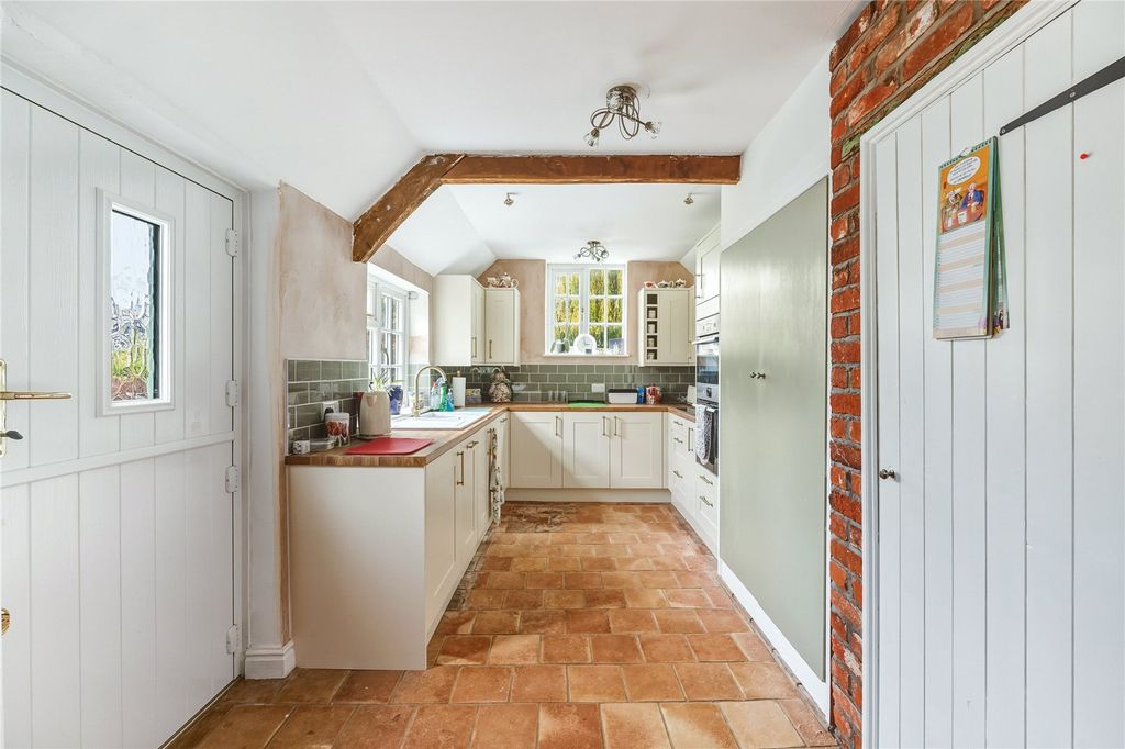 Property photo 3 of 23 Picture No. 16