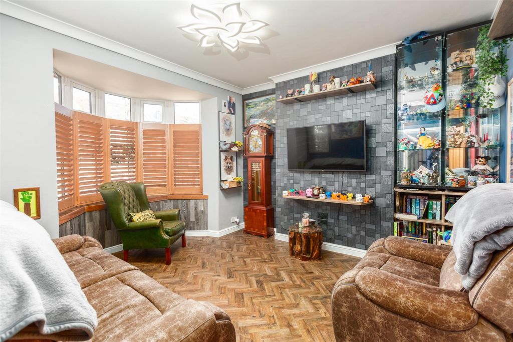 Property photo 2 of 50