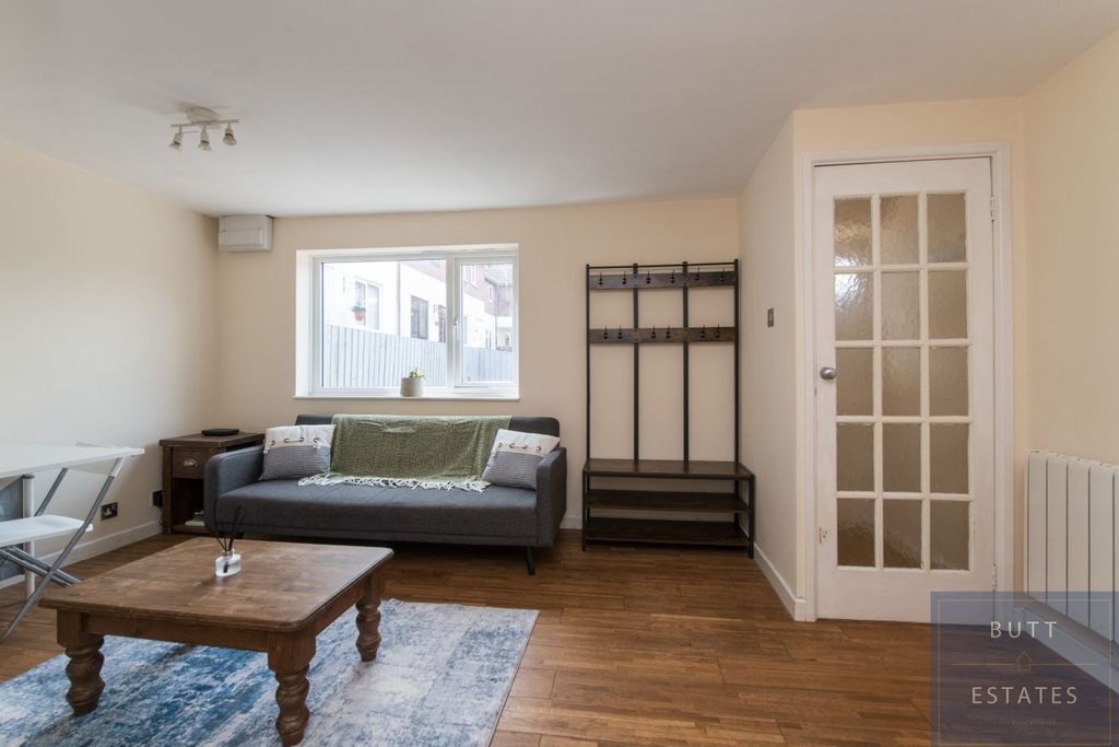 Property photo 3 of 9