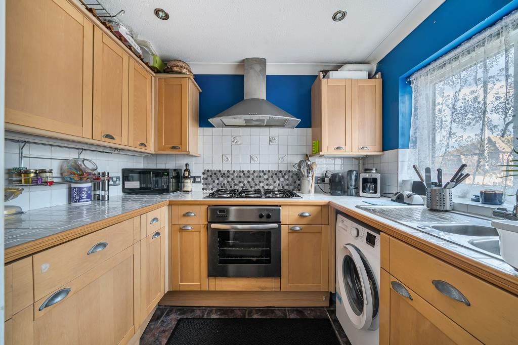 Property photo 3 of 21 Kitchen