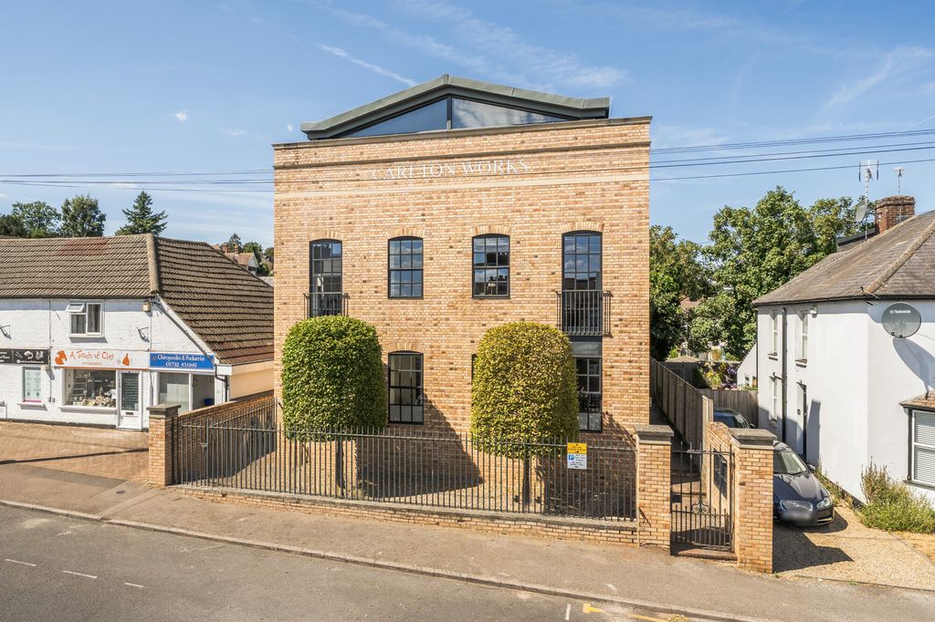 Property photo 1 of 9