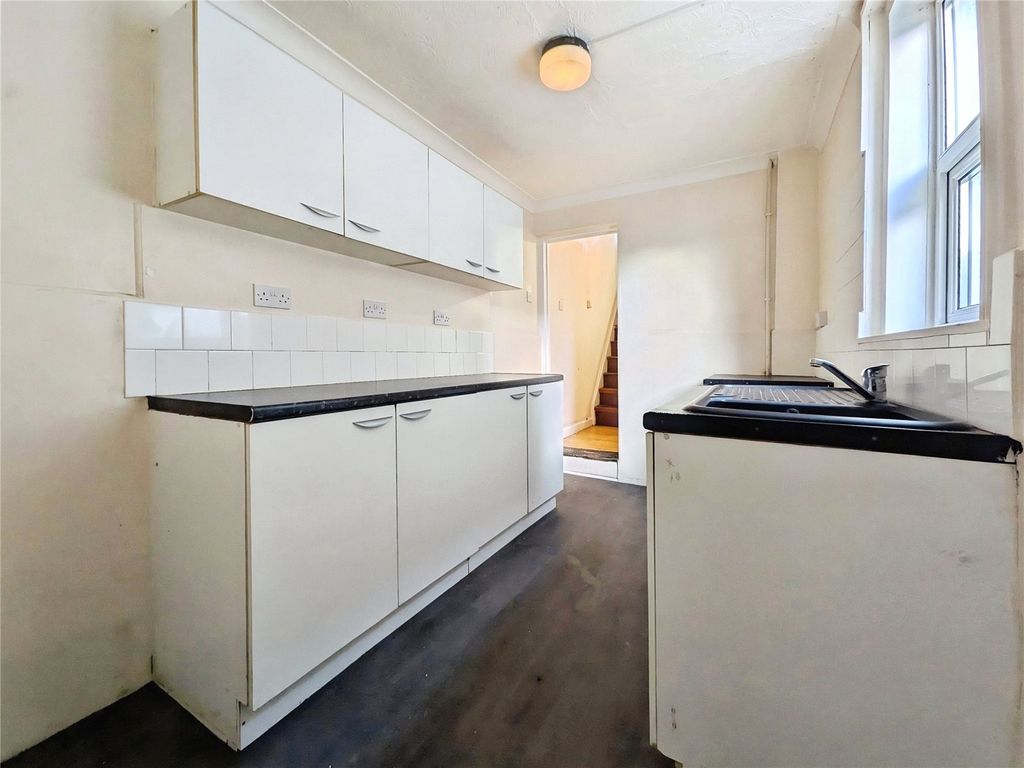 Property photo 3 of 11 Picture No. 17