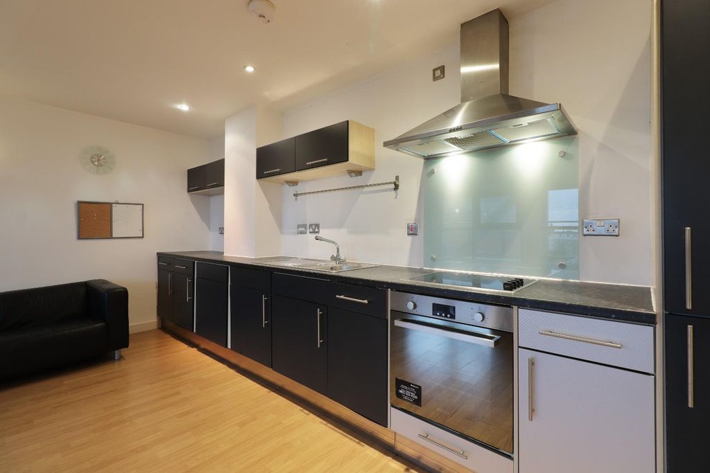 Property photo 2 of 16 Kitchen