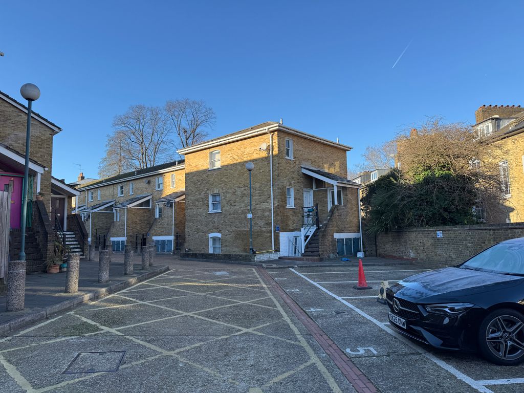 Property photo 3 of 16