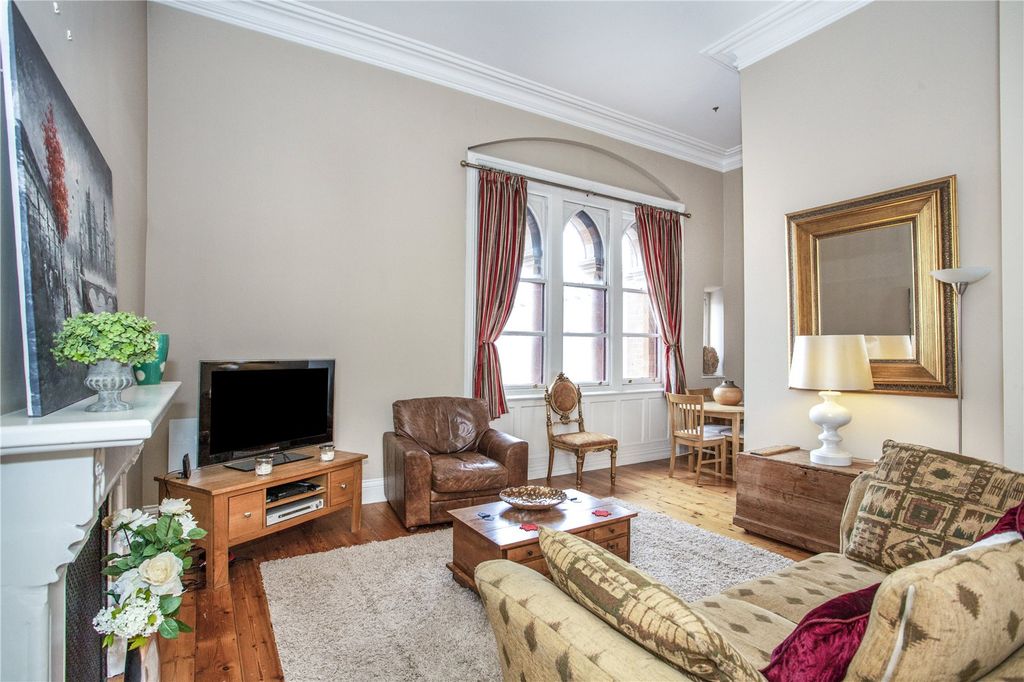 Property photo 2 of 15 Reception Room