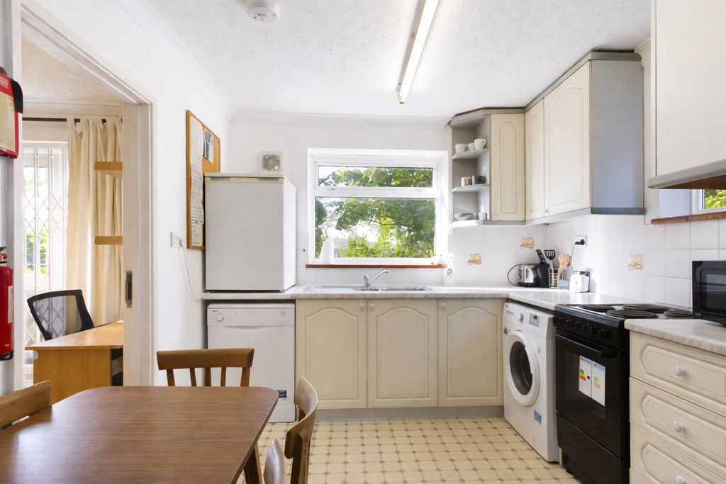 Property photo 2 of 8 Photo 12