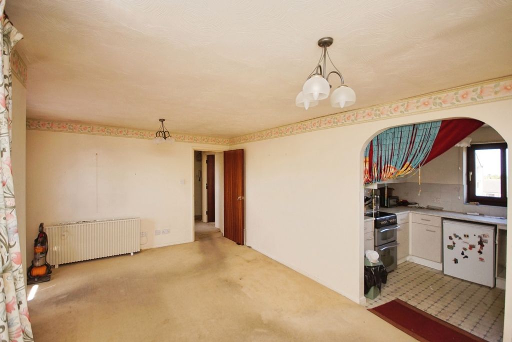 Property photo 2 of 16 Photo