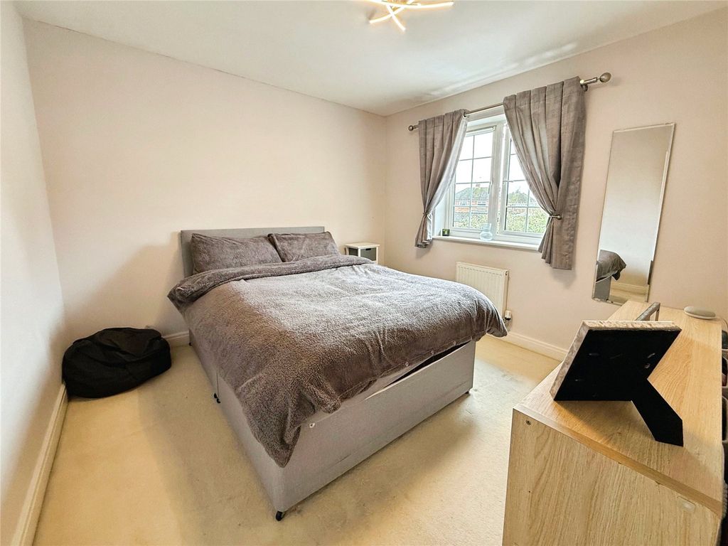 Property photo 3 of 18 Bedroom 2