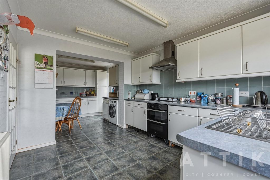 Additional image 17 of 3 bed detached bungalow for salePark Walk, Holton, Halesworth IP19