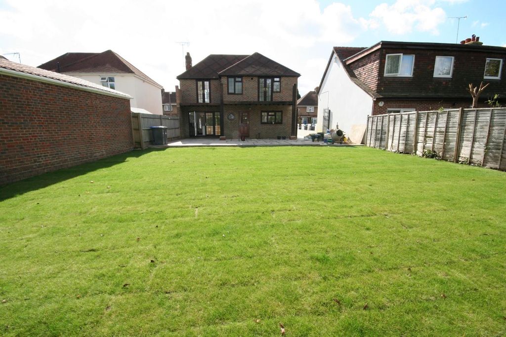 Property photo 1 of 11 33 St Andrews Road Garden.Jpg