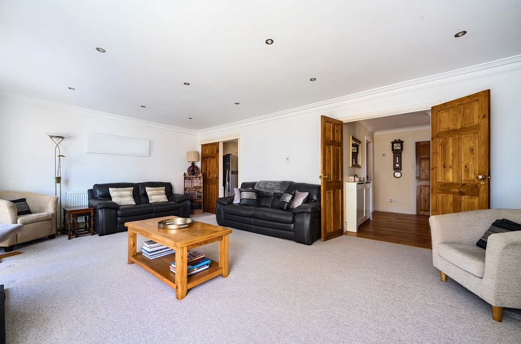 Property photo 3 of 19 Photograph