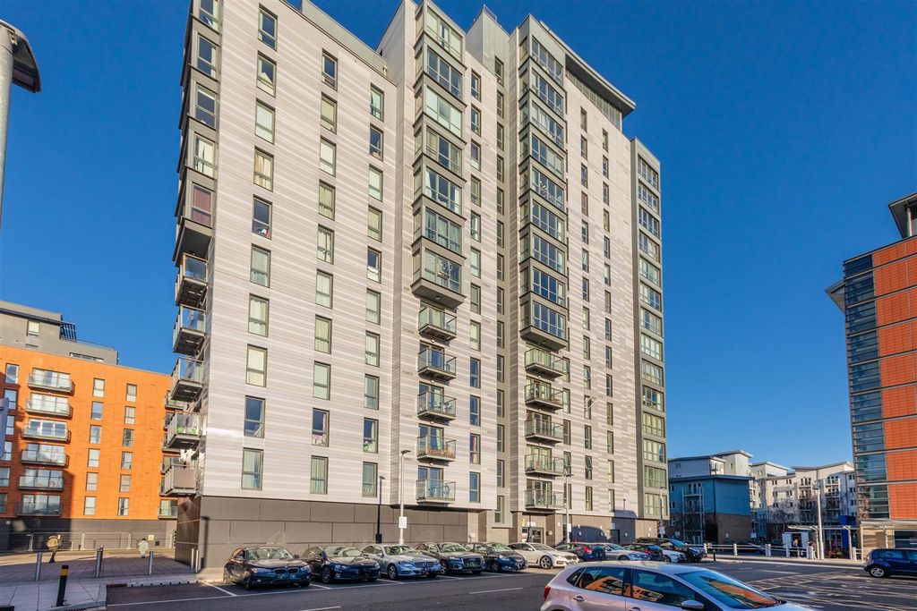 Property photo 1 of 15 108 Lexington Apt-3.Jpg